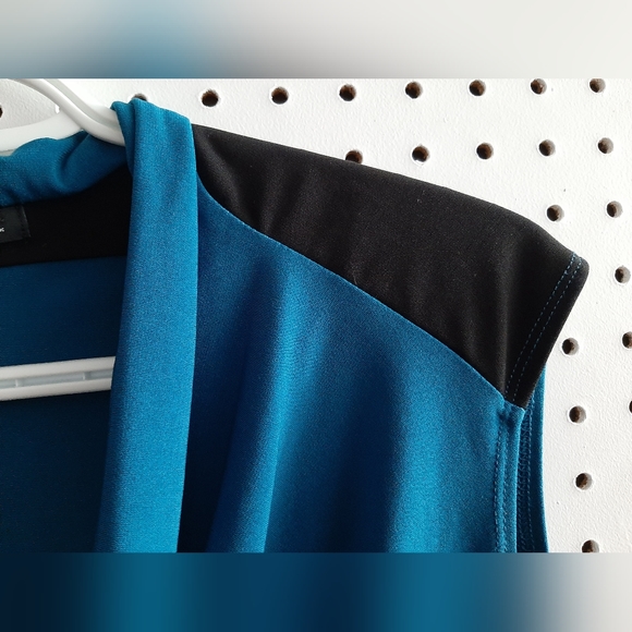 * Scoop Neck Tunic - Picture 3 of 4